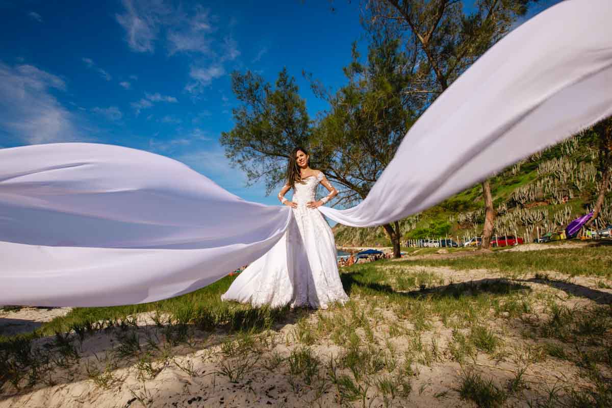 Ensaio pós casamento na praia em Arraial