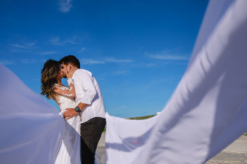 Ensaio pós casamento na praia em Arraial